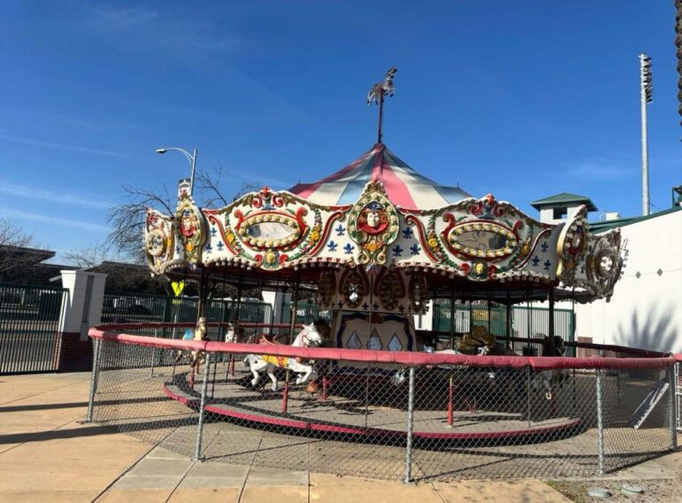 CA1426 Carousel San Antonio